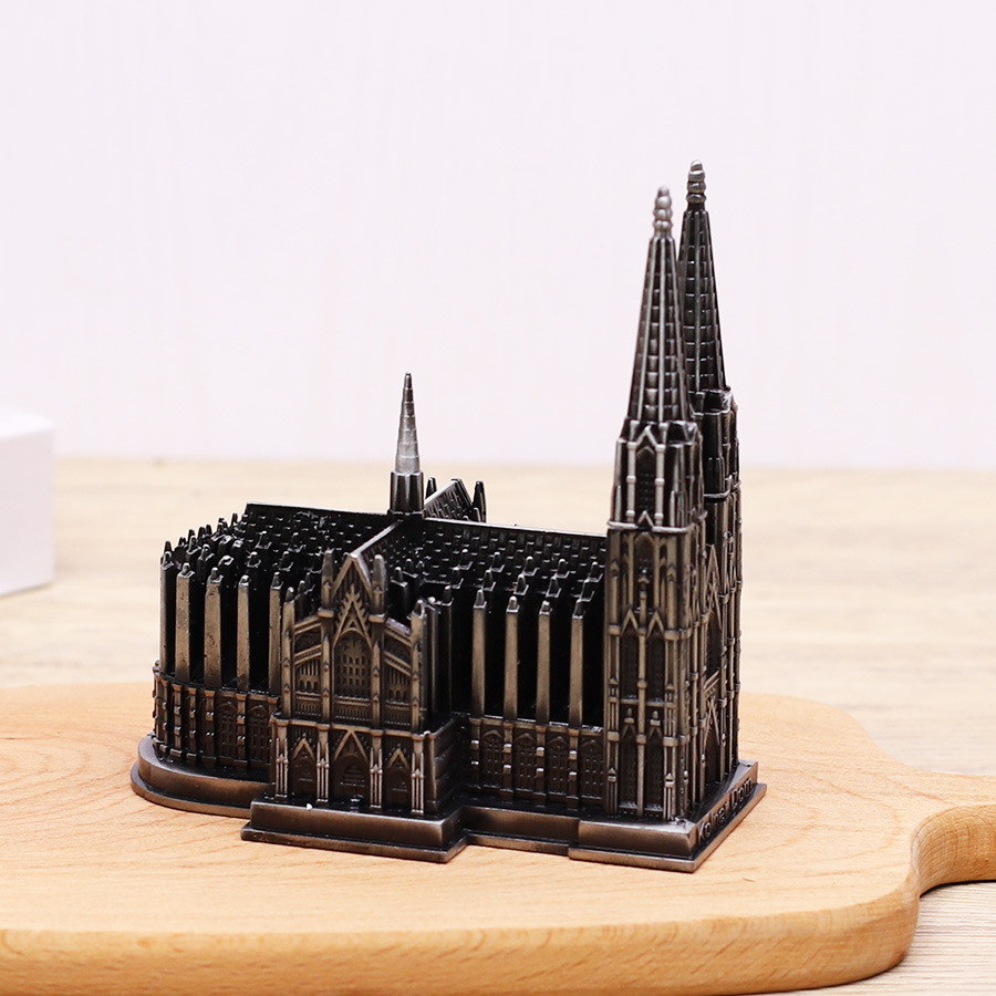 Statua della Cattedrale di Col - Germany Home Decor recensione e prezzo