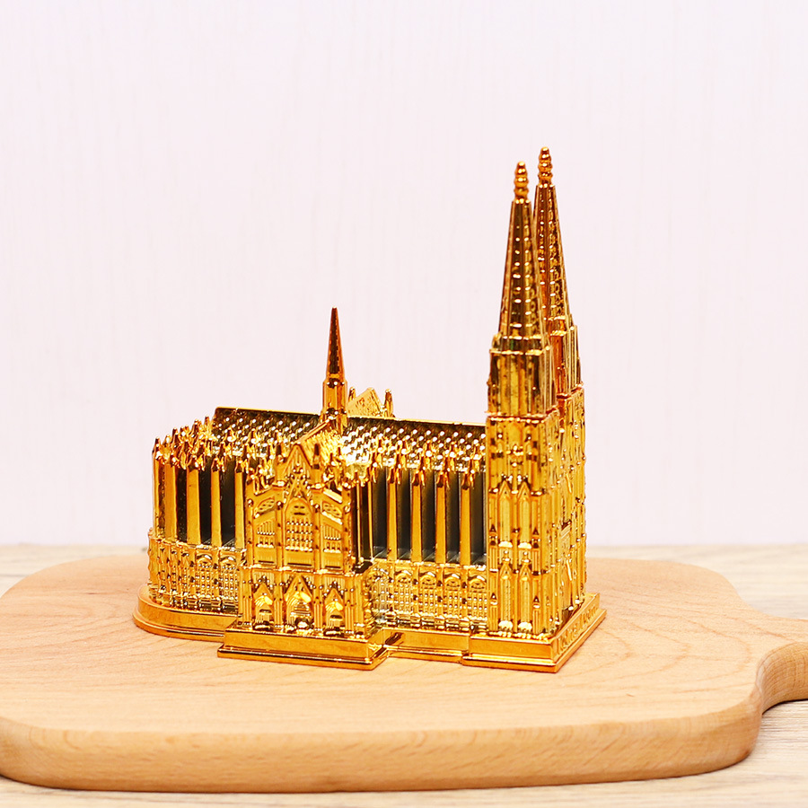 Statua della Cattedrale di Col - Germany Home Decor recensione e prezzo